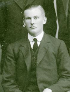 Tom B Hawkes (Prefect 1916).